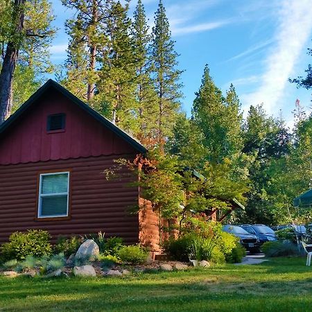 Yosemite Riverside Inn Groveland Exterior photo